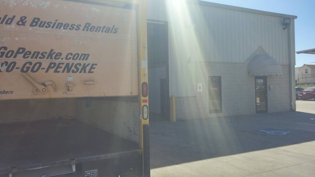 Penske Truck Rental | 8401 Killam Industrial Blvd, Laredo, TX 78045, USA | Phone: (956) 723-4339