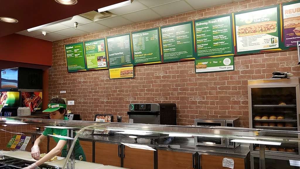 Subway Restaurants | Desert View Sq, 777 E Thunderbird Rd Suite 104, Phoenix, AZ 85022, USA | Phone: (602) 843-6600