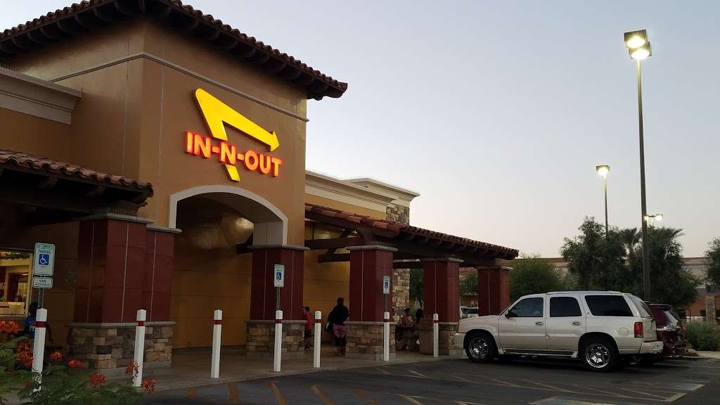 In-N-Out Burger | 7050 W Ray Rd, Chandler, AZ 85226, USA | Phone: (800) 786-1000