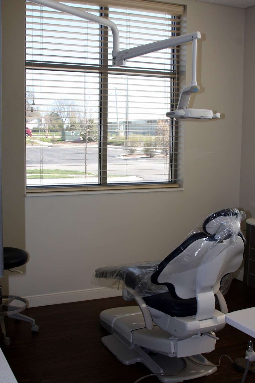 Peske Michael G DDS | 1923 Springbrook Square Dr #101, Naperville, IL 60564, USA | Phone: (630) 983-9800