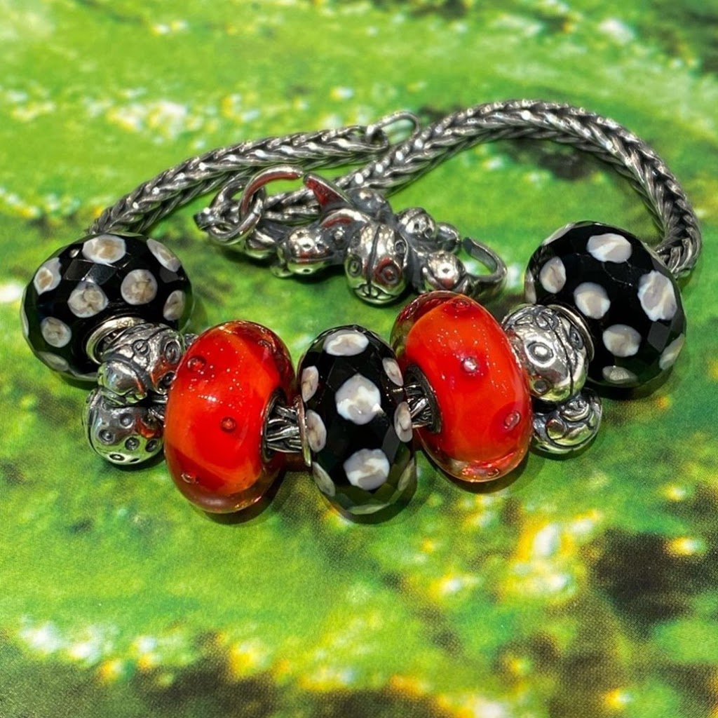 Trollbeads at South Hills Village | 301 S Hills Village Space 2055B, Bethel Park, PA 15241, USA | Phone: (412) 409-9140