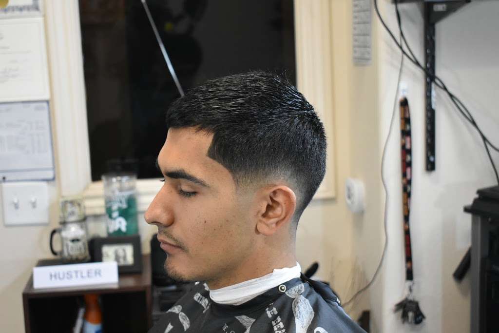 TipTha Barber@ Tips Barbershop | 2403 S Troy Ct, Aurora, CO 80014, United States | Phone: (303) 524-0970