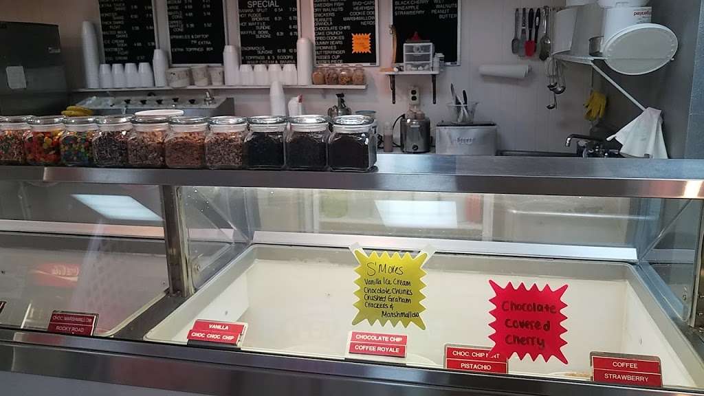 Two Sisters Ice Cream Stop | 229 Atlantic City Blvd, Beachwood, NJ 08722, USA | Phone: (732) 286-6175