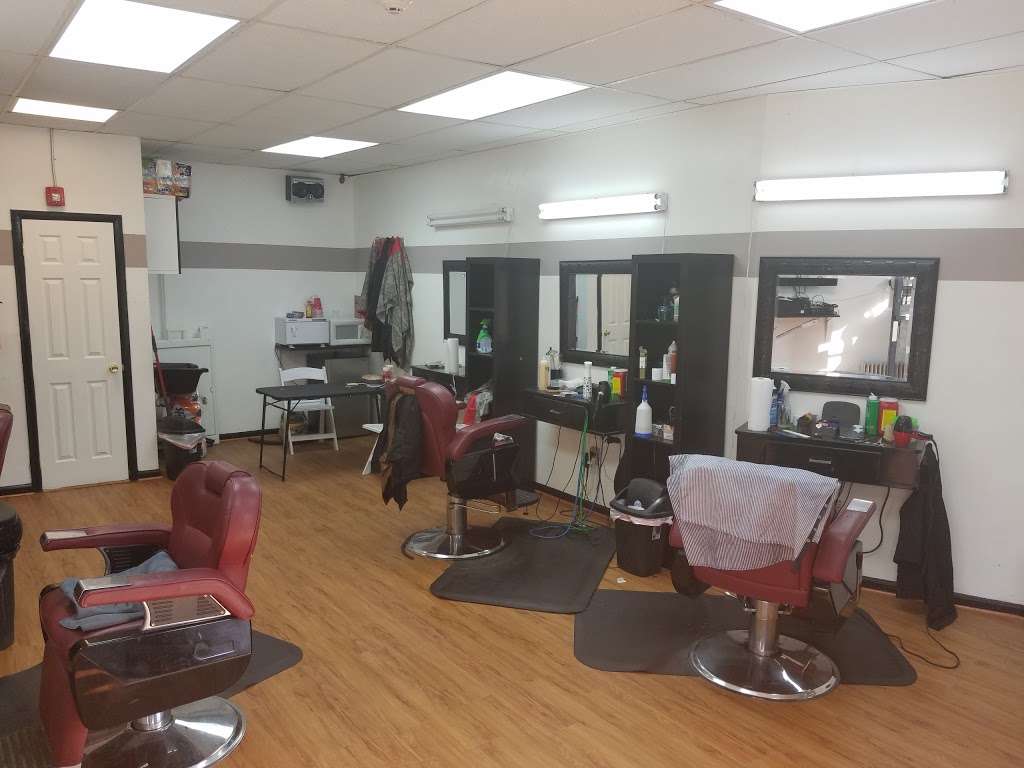 C&M Barbershop | 520 Central Ave, Jersey City, NJ 07307, USA | Phone: (201) 668-6274