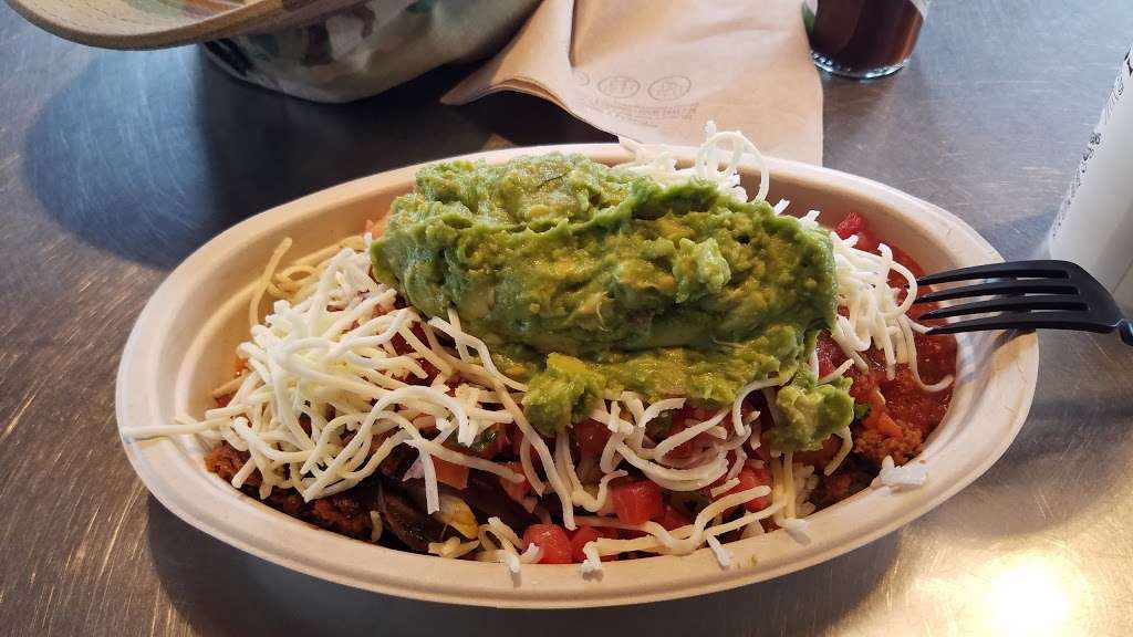 Chipotle Mexican Grill | 975 Norland Ave, Chambersburg, PA 17201, USA | Phone: (717) 262-2287