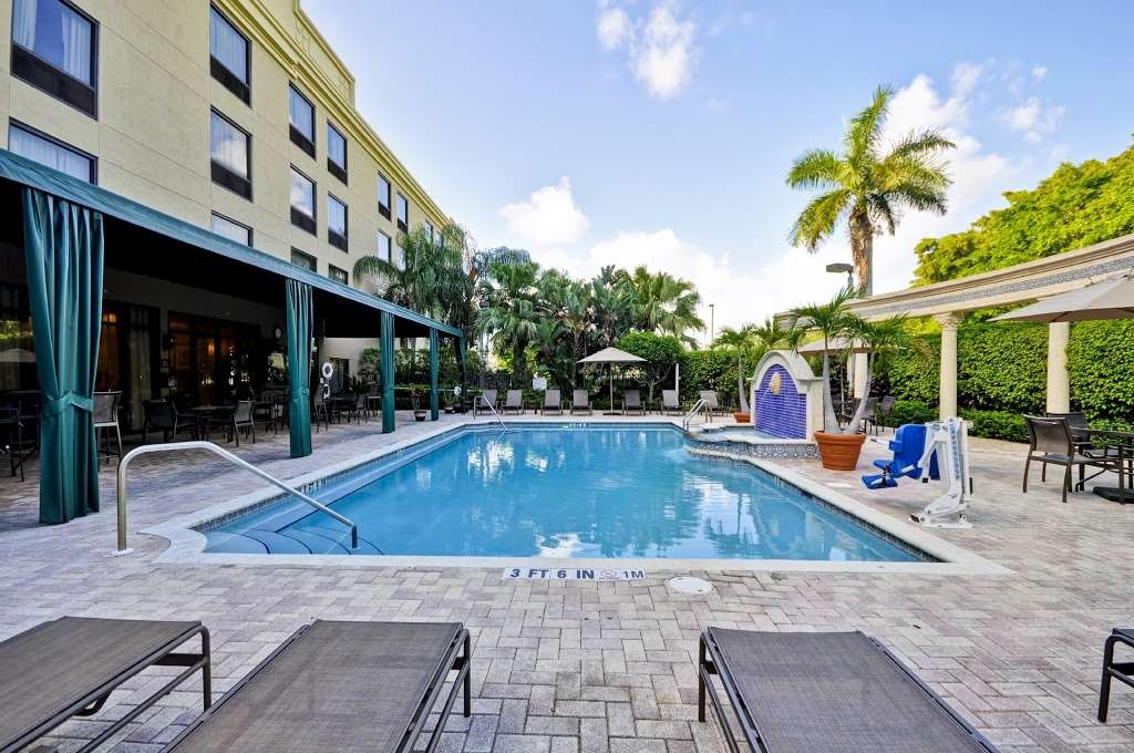 Hampton Inn Boca Raton-Deerfield Beach | 660 W Hillsboro Blvd, Deerfield Beach, FL 33441 | Phone: (954) 481-1221