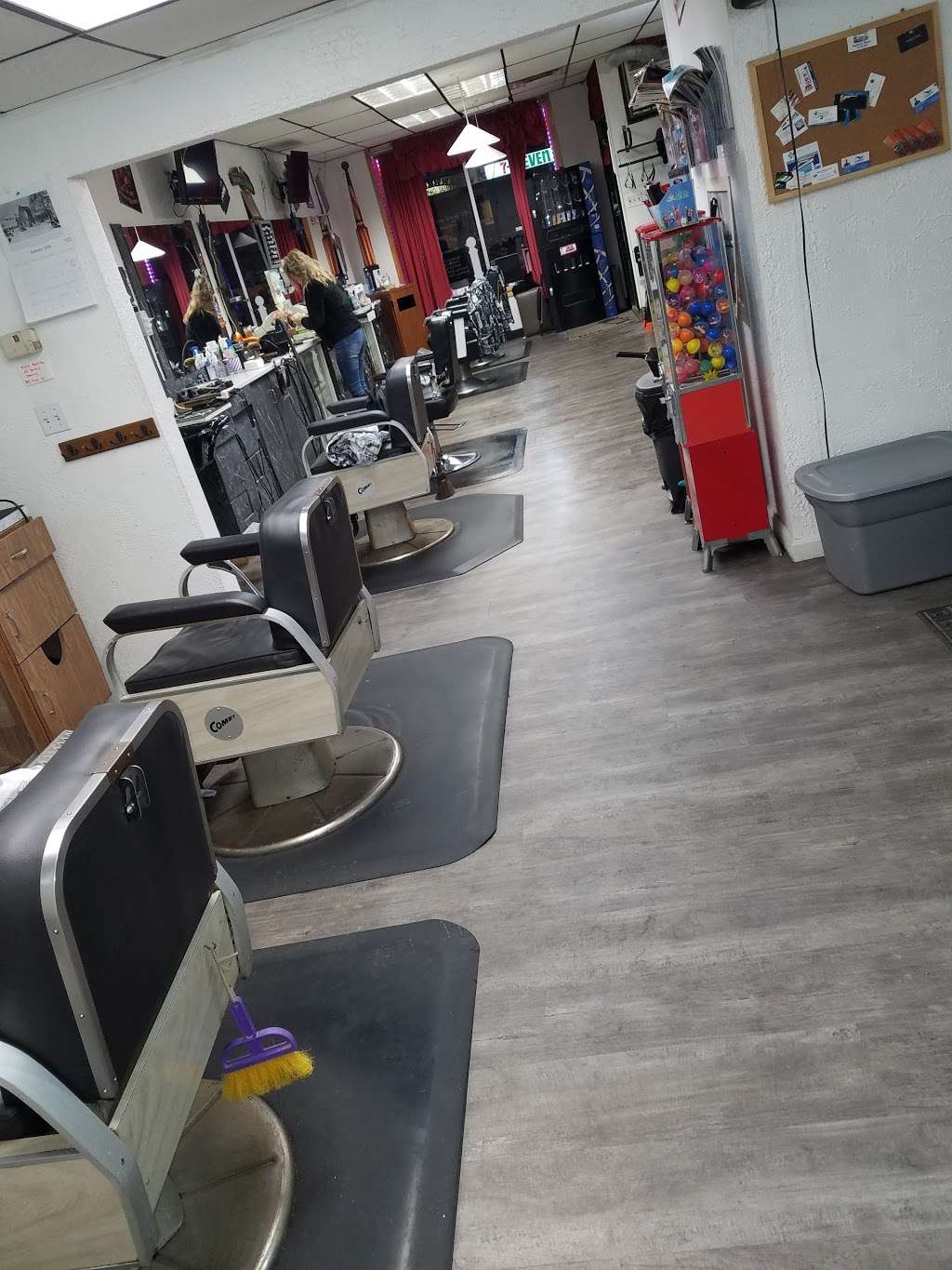 Bobs Barber Shop | 2295 Main St, Tewksbury, MA 01876, USA | Phone: (978) 658-9601