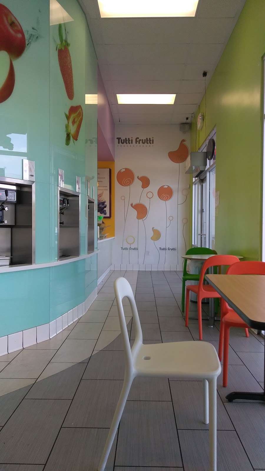 Tutti Frutti Frozen Yogurt | 4770 East Cesar E Chavez Avenue #B, Los Angeles, CA 90022, USA | Phone: (323) 266-2433