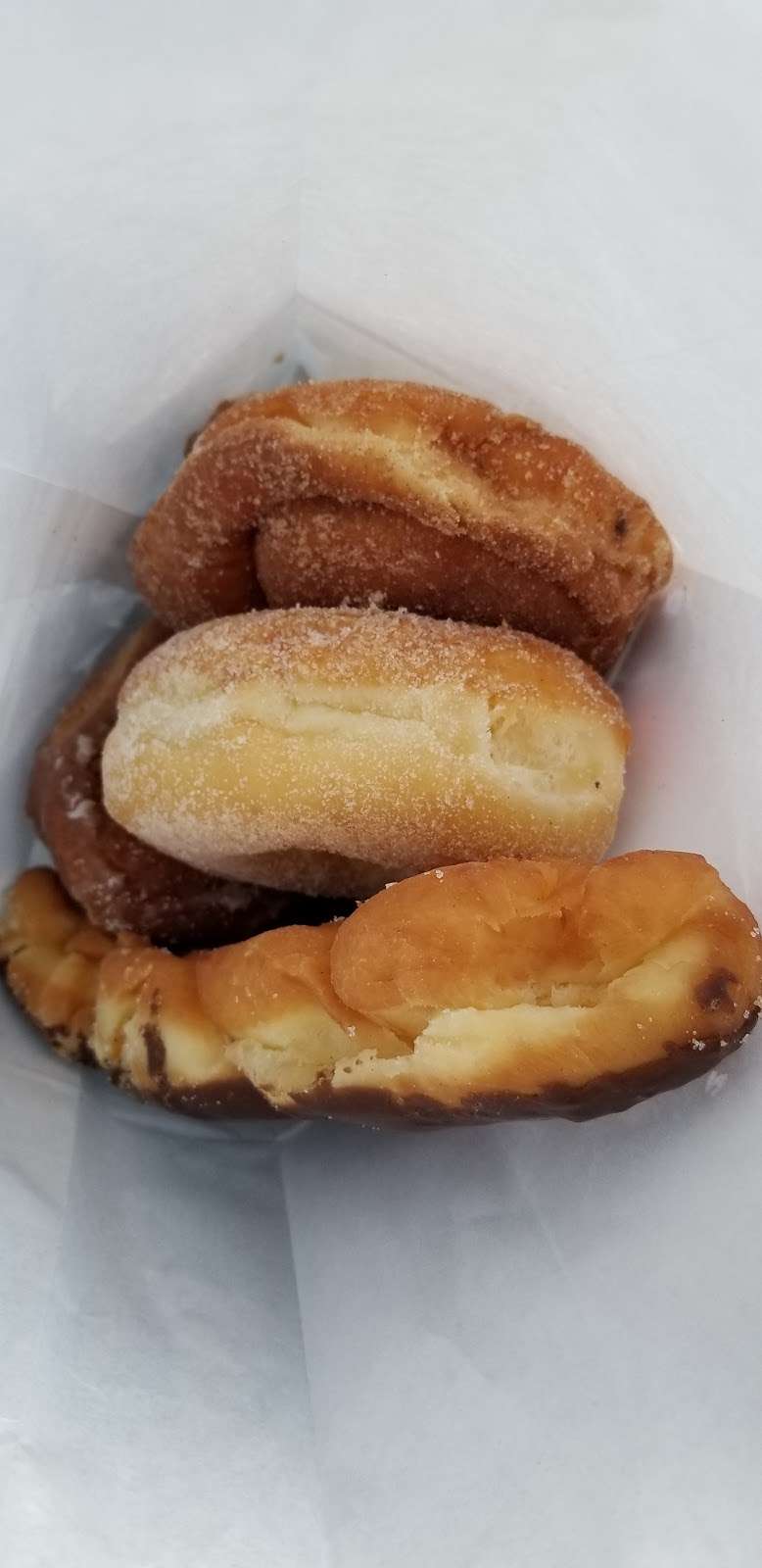 Moms Donuts & Ice Cream | 636 Bailey Rd, Pittsburg, CA 94565 | Phone: (925) 458-0207