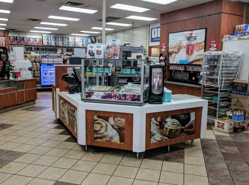 Pilot Travel Center | 301 N Ridge Rd, Minooka, IL 60447 | Phone: (815) 467-4416