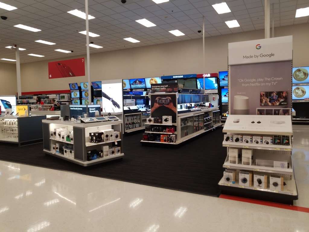 Target | 895 S State Rd 135, Greenwood, IN 46143, USA | Phone: (317) 883-5200