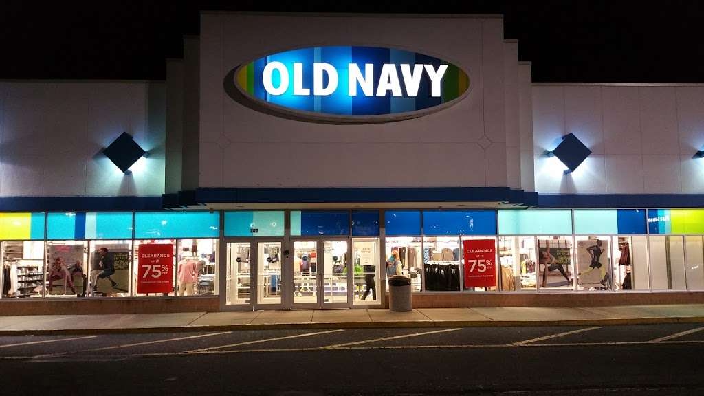 Old Navy | 140 Commerce Blvd, Fairless Hills, PA 19030, USA | Phone: (215) 547-6780