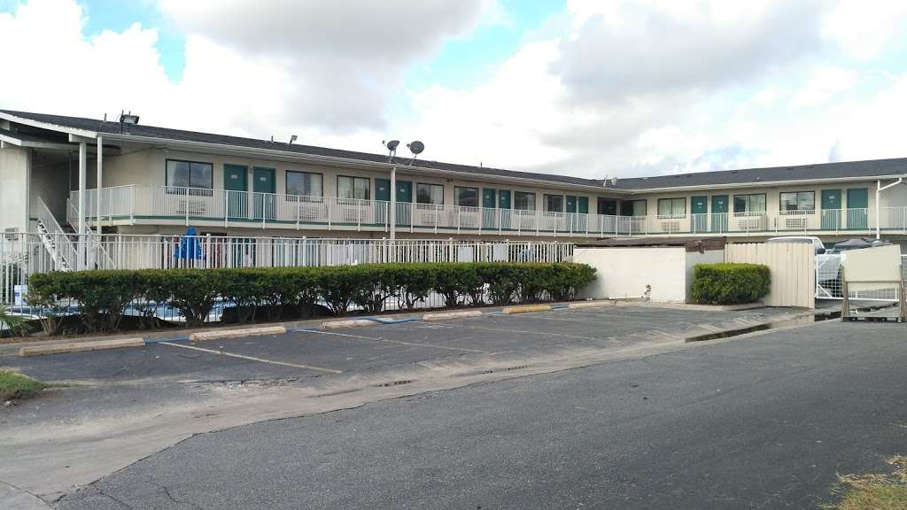 Delta Inn | 9503 I-35 Frontage Rd, San Antonio, TX 78233, USA | Phone: (210) 637-0622