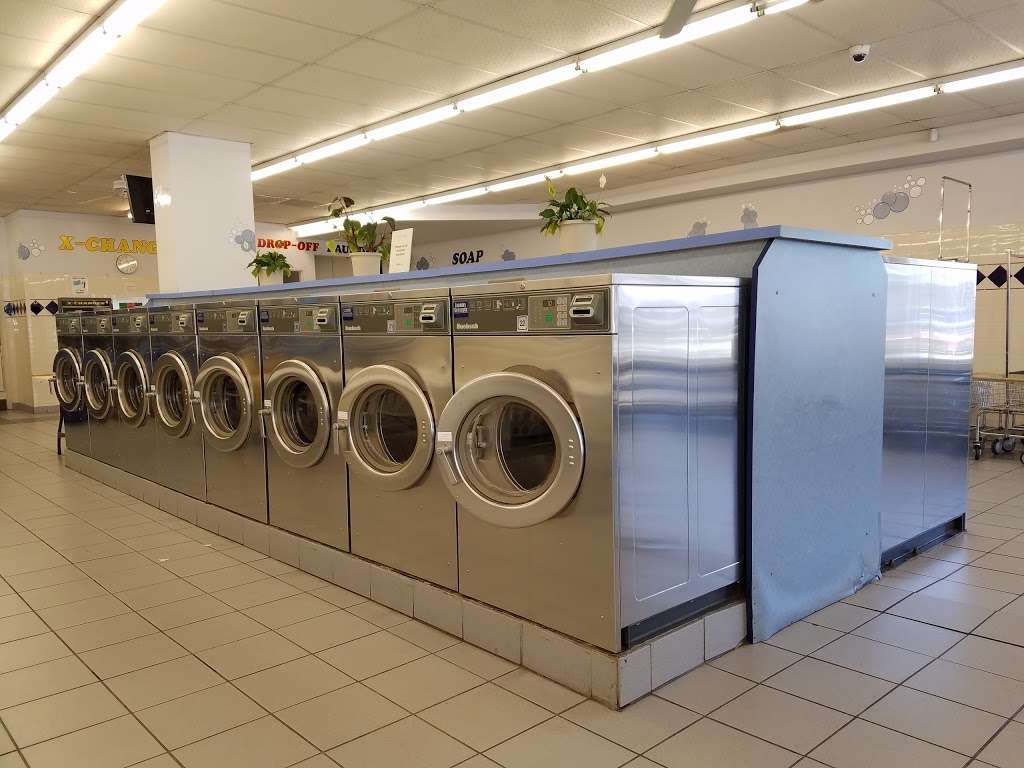 Su Lavanderia - Laundromat | 7516 W 63rd St, Summit, IL 60501, USA | Phone: (708) 496-9364