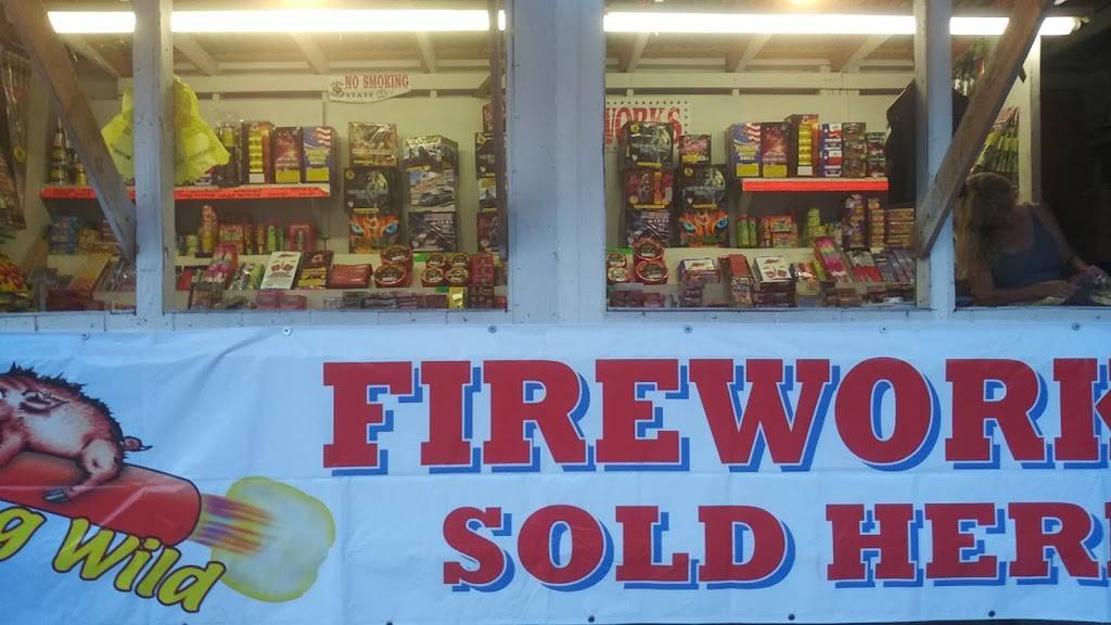 K&M fireworks | 13320 Beaumont Hwy, Houston, TX 77049, USA | Phone: (281) 406-7475