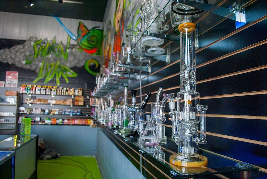 The Smoking Lizard | 6697 Federal Blvd, Denver, CO 80221, USA | Phone: (720) 596-4079