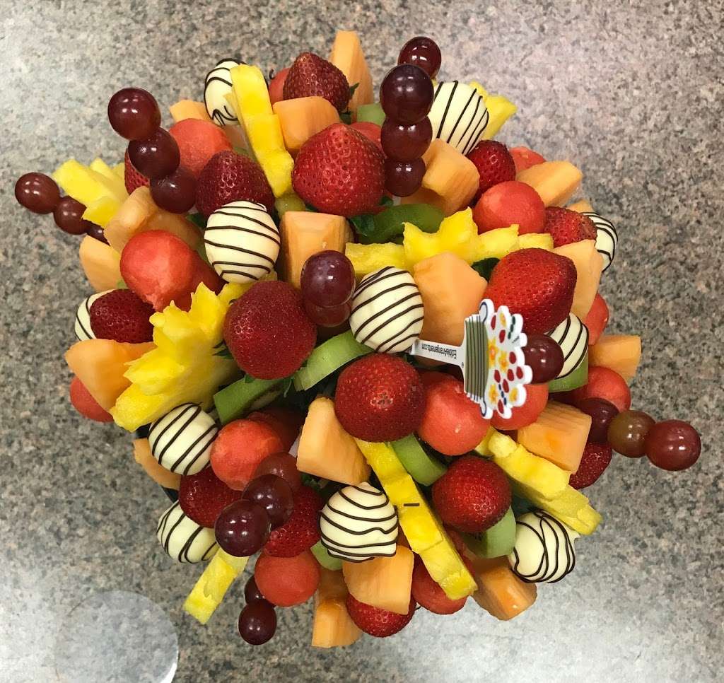 Edible Arrangements | 33322 E Chesapeake St #45, Lewes, DE 19958, USA | Phone: (302) 644-9339