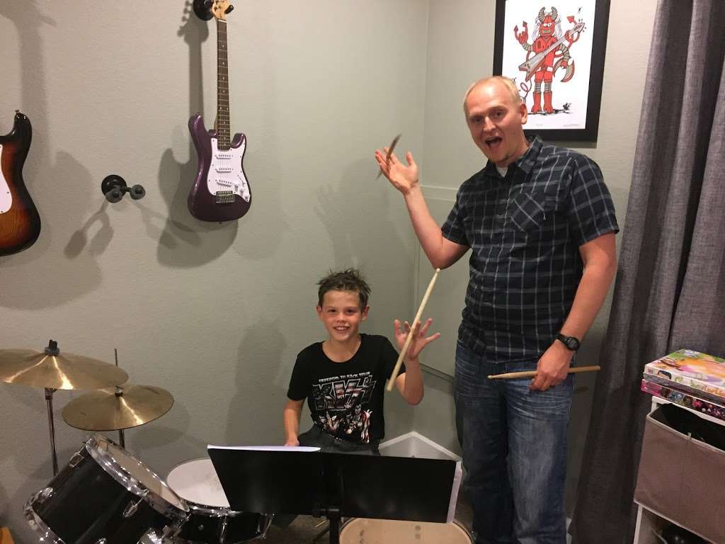Strum2TheBeat Guitar & Drums Lessons | 10683 W Dartmouth Ave, Lakewood, CO 80227, USA | Phone: (573) 578-7721