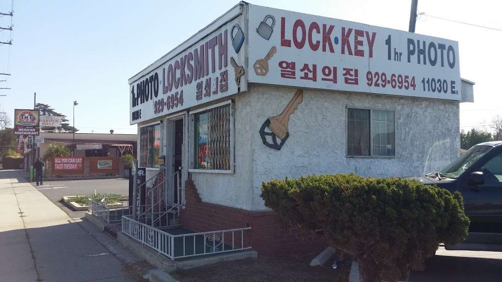 One Hour Photo & Locksmith | 3601, 11030 Rosecrans Ave, Norwalk, CA 90650, USA | Phone: (562) 929-6954