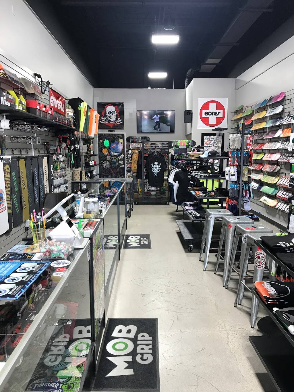 Desert Valley Skateboard Shop | 2820 S Alma School Rd Suite 9, Chandler, AZ 85286, USA | Phone: (480) 597-6564