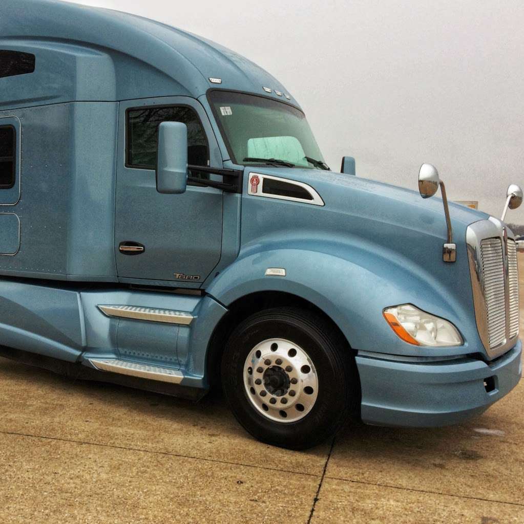 Fleet Truck Sales Inc | 8701 Peterbilt Ave, Dallas, TX 75241, USA | Phone: (972) 224-4852