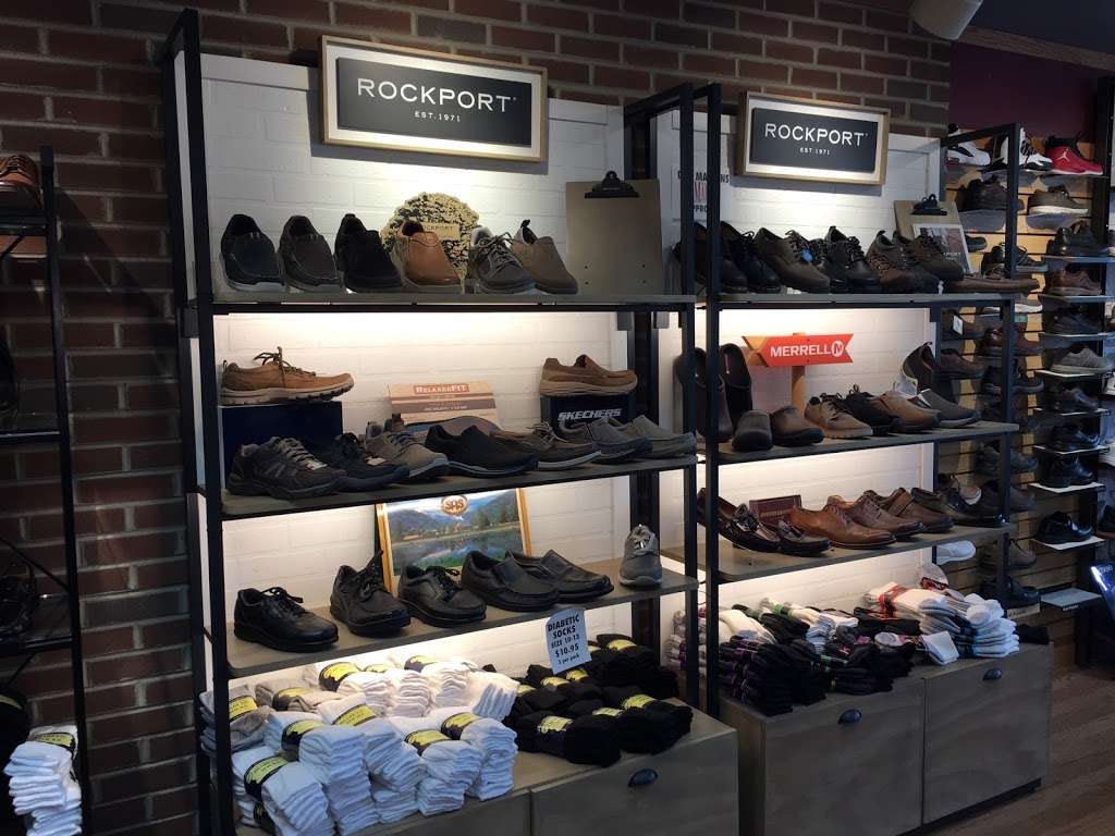 Golden Shoes | 12212 S Harlem Ave, Palos Heights, IL 60463, USA | Phone: (708) 448-3580