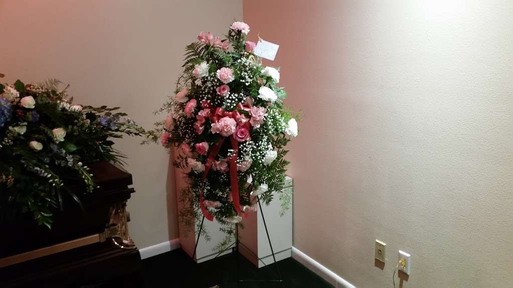 Marion Nelson Funeral Home & Crematory | 454 Buck Moore Rd, Lake Wales, FL 33853, USA | Phone: (863) 676-2541