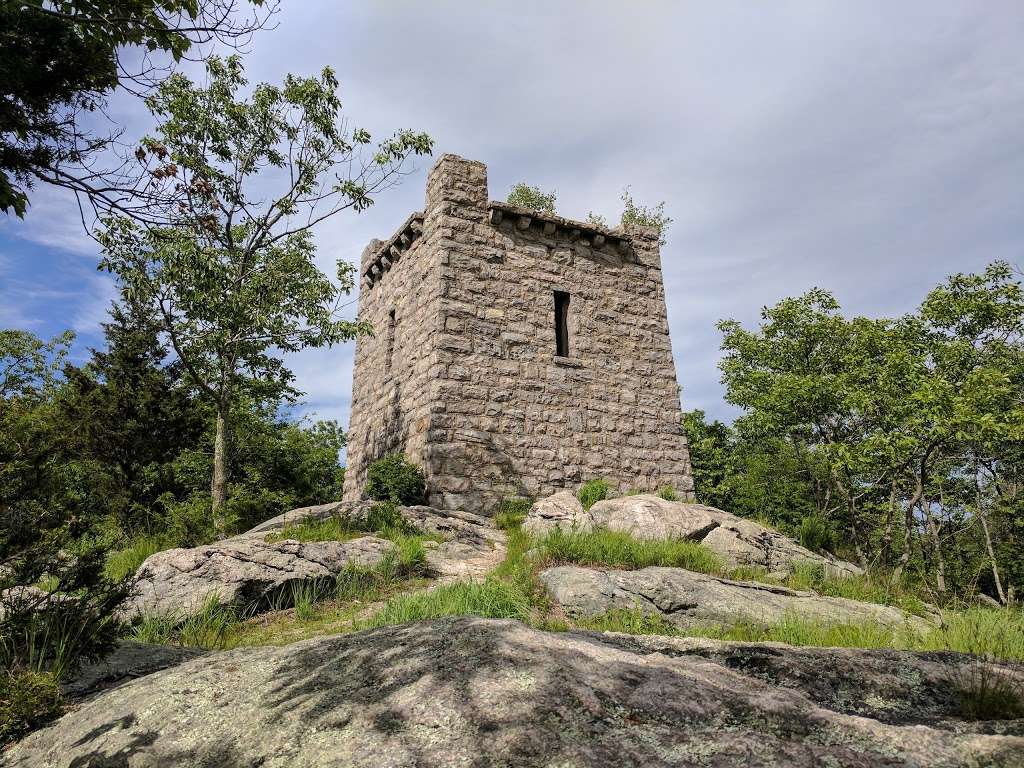 Ramapo Water Tower Ruins | Castle Point Trail, Oakland, NJ 07436