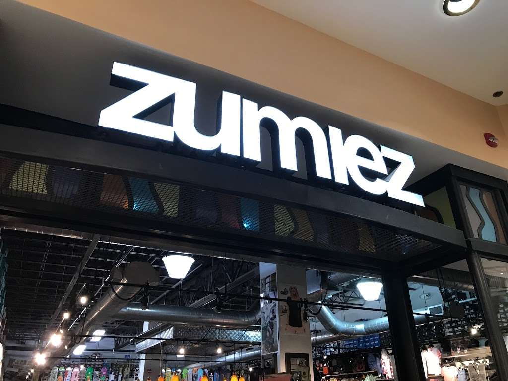 Zumiez | 2500 W Moreland Rd #1000b, Willow Grove, PA 19090, USA | Phone: (215) 659-3572