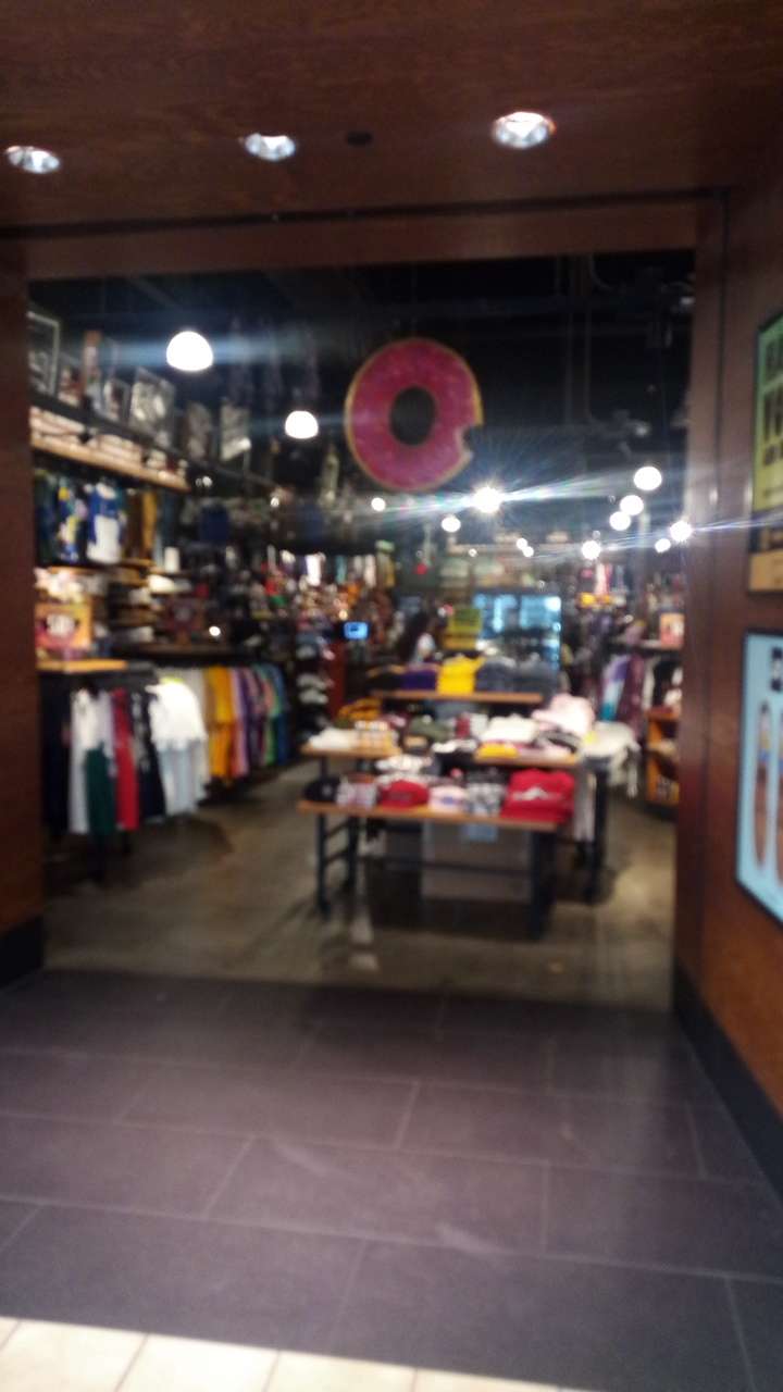 Zumiez | 1755 Montebello Town Center Suite D07, Montebello, CA 90640, USA | Phone: (323) 724-1663