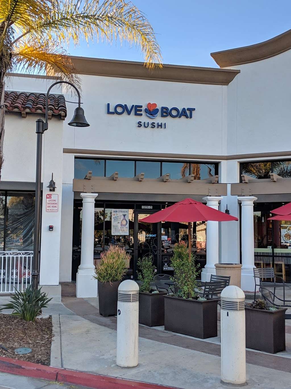Love Boat Sushi | 125 Old Grove Rd, Oceanside, CA 92057, USA | Phone: (760) 721-3737