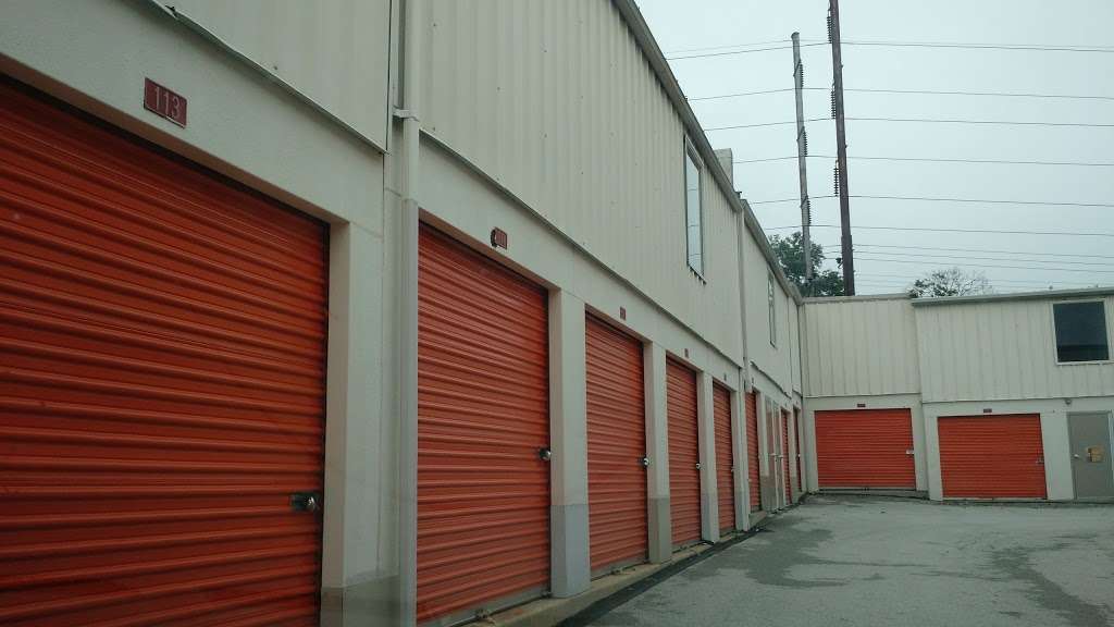 Public Storage | 8401 Lansdowne Ave, Upper Darby, PA 19082, USA | Phone: (484) 450-6260