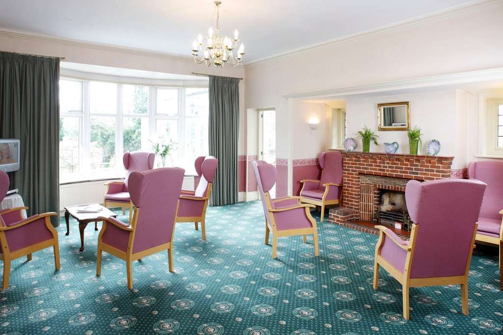 Furze Hill Lodge Care Home | Furze Hill, ￼ ￼Kingswood, Banstead, Tadworth KT20 6EP, UK | Phone: 01737 742731