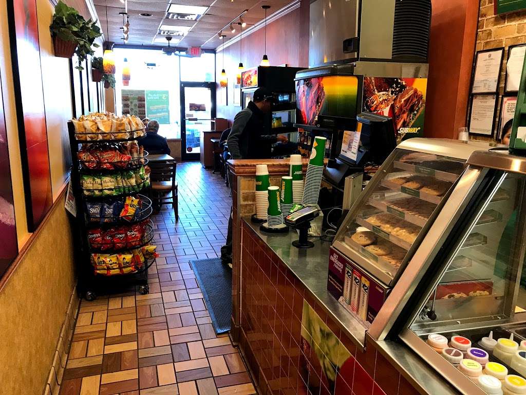 Subway | 3674 King St, Alexandria, VA 22302, USA | Phone: (703) 931-3700