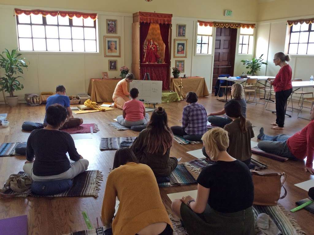 Sivananda Yoga Vedanta Center | 1185 Vicente St, San Francisco, CA 94116, USA | Phone: (415) 681-2731