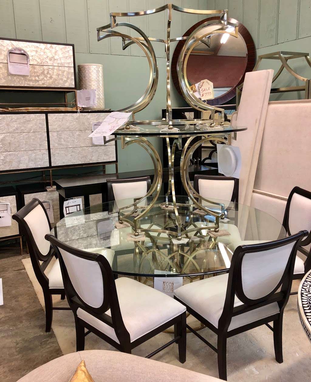 DecorLUXE and The Pick-it Furniture | 21348 Catawba Ave, Cornelius, NC 28031 | Phone: (704) 727-2668