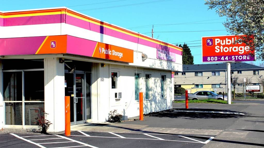 Public Storage | 6525 N Lombard St, Portland, OR 97203, USA | Phone: (503) 715-2681