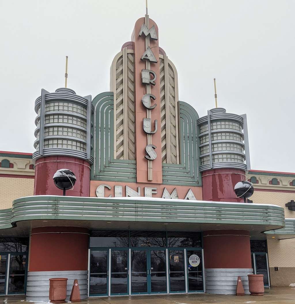 Marcus Hillside Cinema 2950 Hillside Dr, Delafield, WI 53018, USA