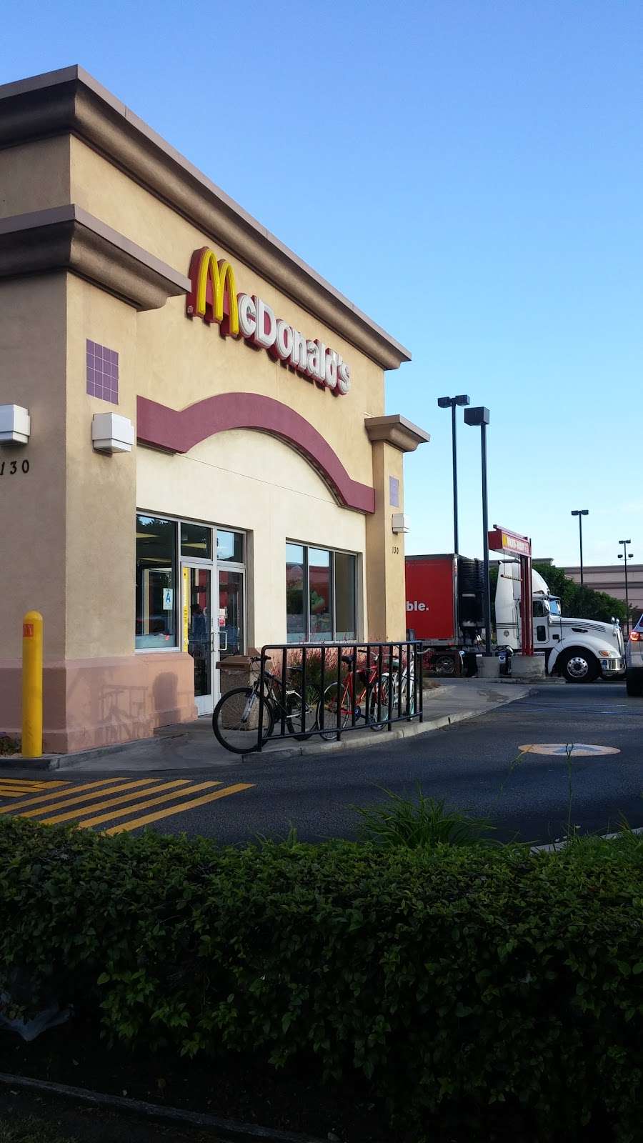 McDonalds | 130 W Sepulveda Blvd, Carson, CA 90745, USA | Phone: (310) 847-7543