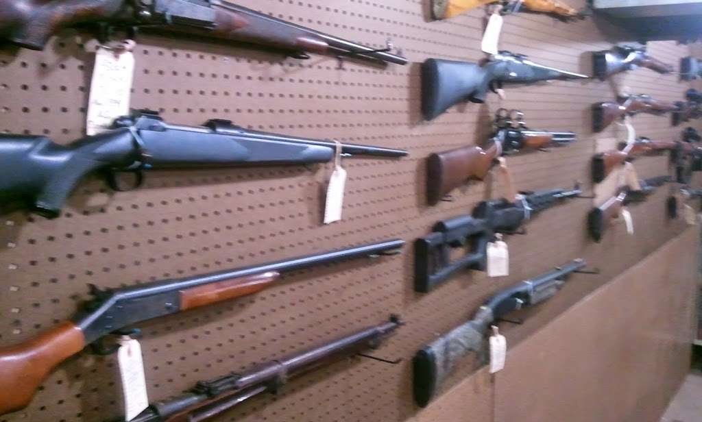 A-1 Gunrunners | 3504 S 22nd St, St Joseph, MO 64503, USA | Phone: (816) 262-7799