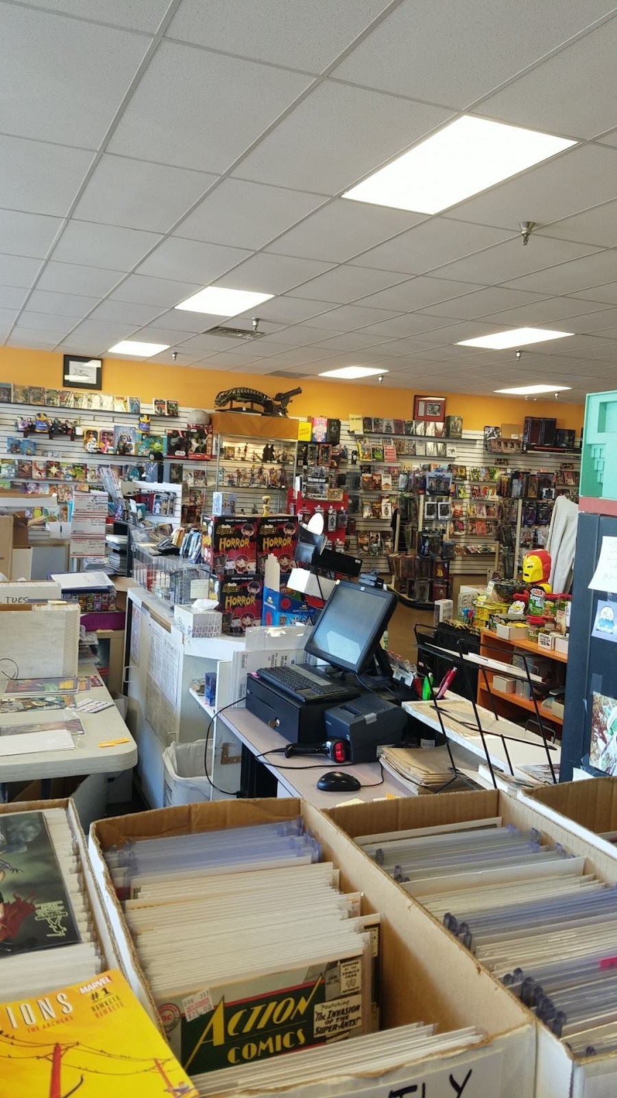 Hot Comics and Collectibles | 4400 Osseo Rd, Minneapolis, MN 55412, USA | Phone: (763) 593-1223