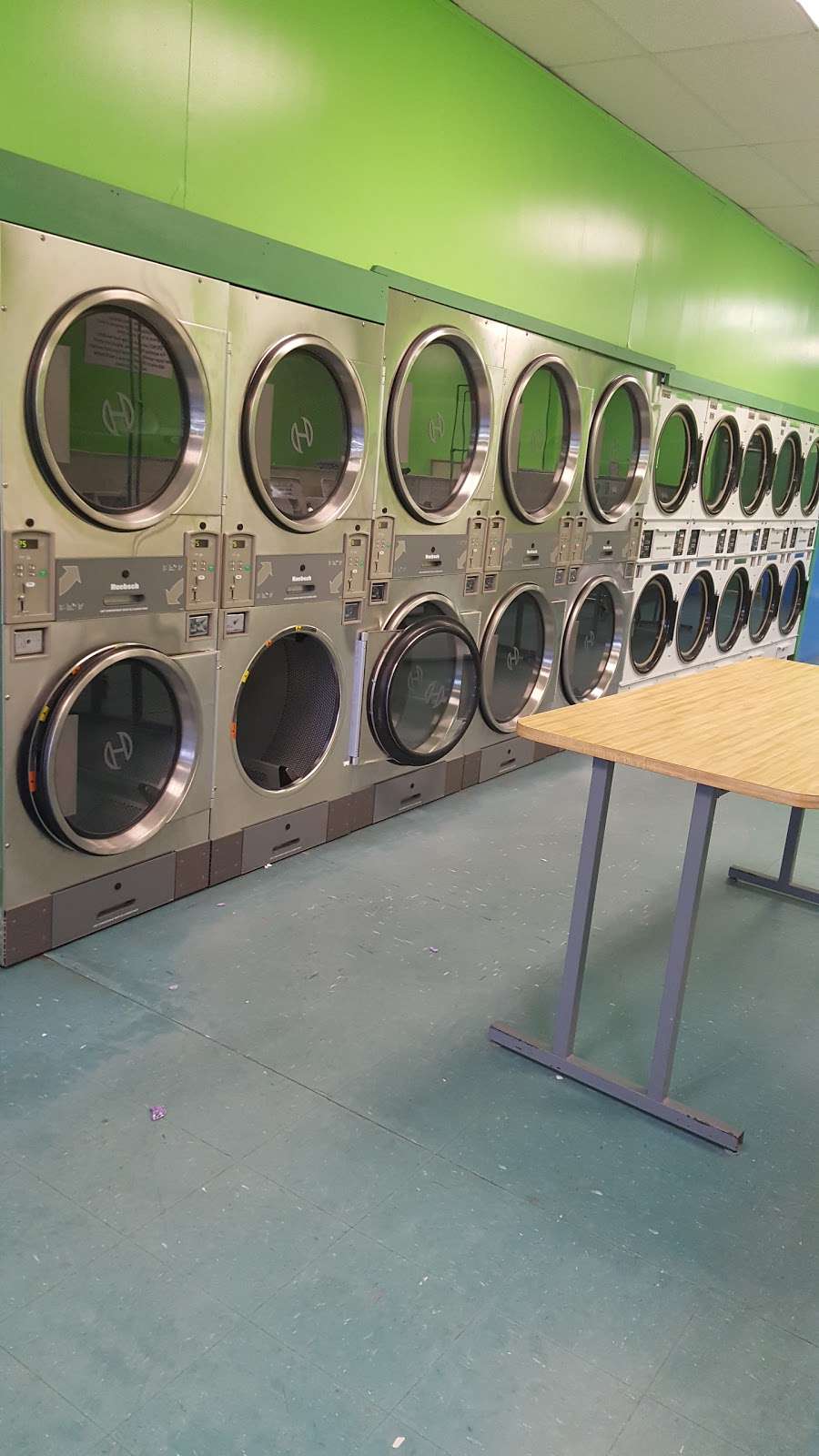 Blakeslee Laundromat | 248 PA-940, Blakeslee, PA 18610 | Phone: (570) 646-4223