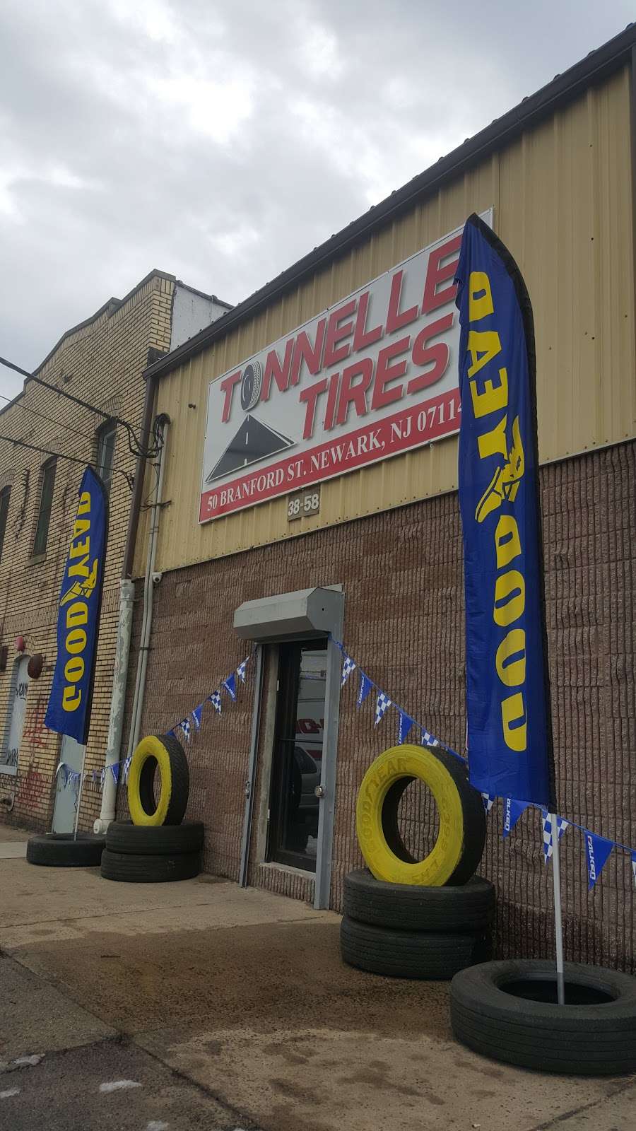 TONNELLE TIRE SERVICE | 50 Branford St, Newark, NJ 07114, USA | Phone: (862) 240-1680