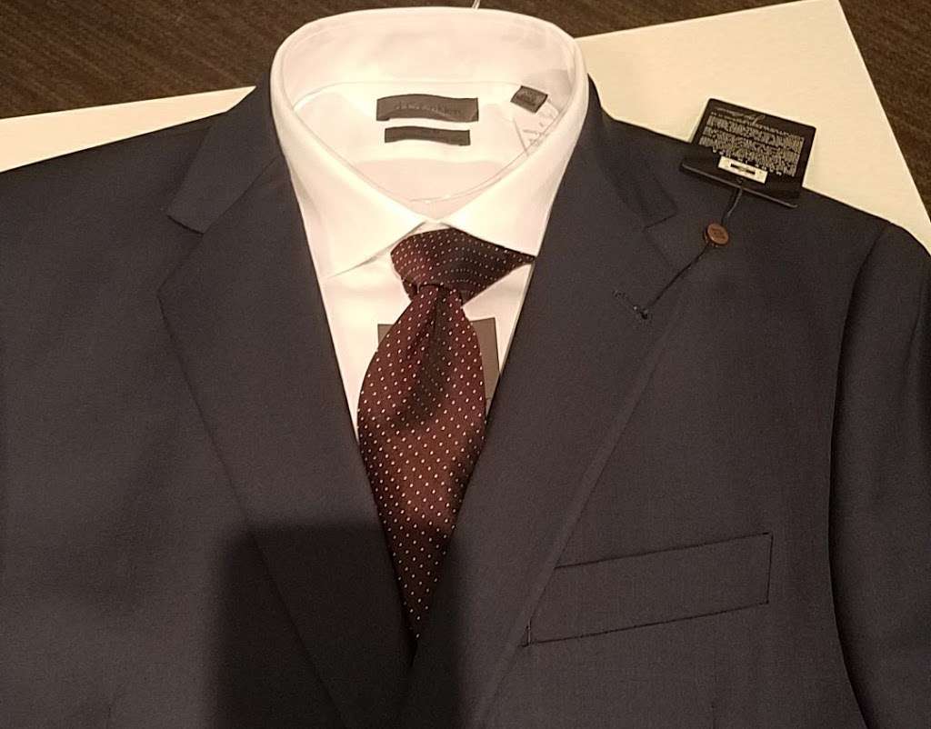 Mens Wearhouse | 2070 N Clybourn Ave Suite G, Chicago, IL 60614, USA | Phone: (773) 525-5942