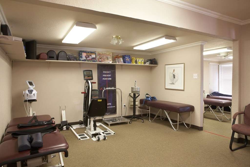 Helotes Chiropractic Clinic | 13667 Bandera Rd, Helotes, TX 78023, USA | Phone: (210) 695-5557