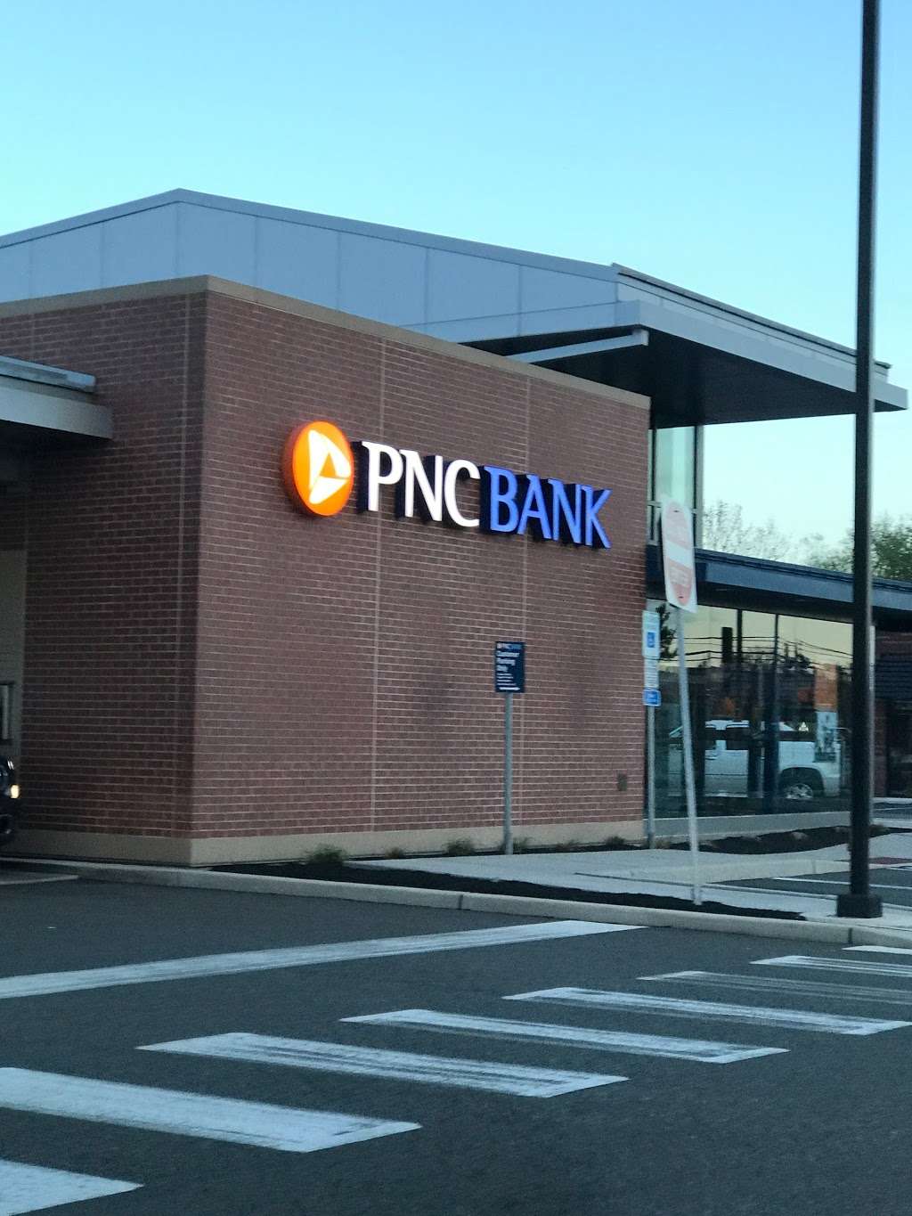 PNC Bank | 240 US-202, Flemington, NJ 08822, USA | Phone: (908) 237-0829