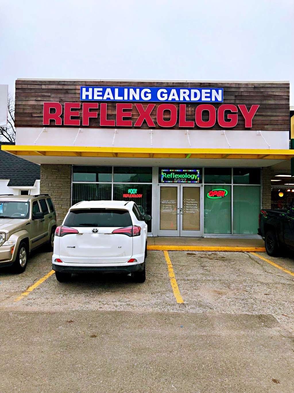Healing Garden Reflexology | 5627 W Lovers Ln, Dallas, TX 75209, USA | Phone: (214) 238-6366