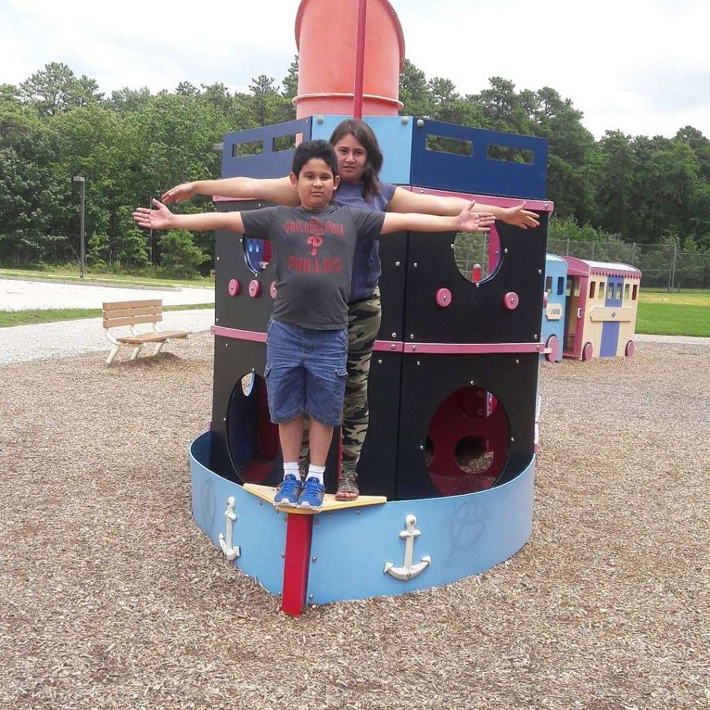 Lindenwold ParkLake, 777 Colonial Square Dr, Lindenwold, NJ 08021, USA