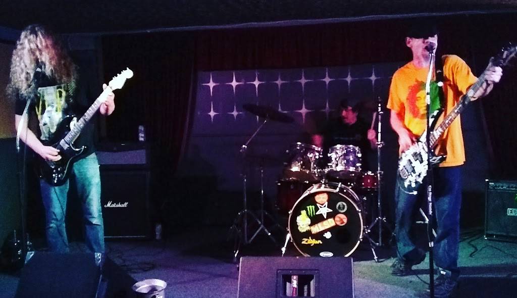 Eastside Bar and Grill | 2530 NE 82nd Ave, Portland, OR 97220, USA | Phone: (503) 234-2337