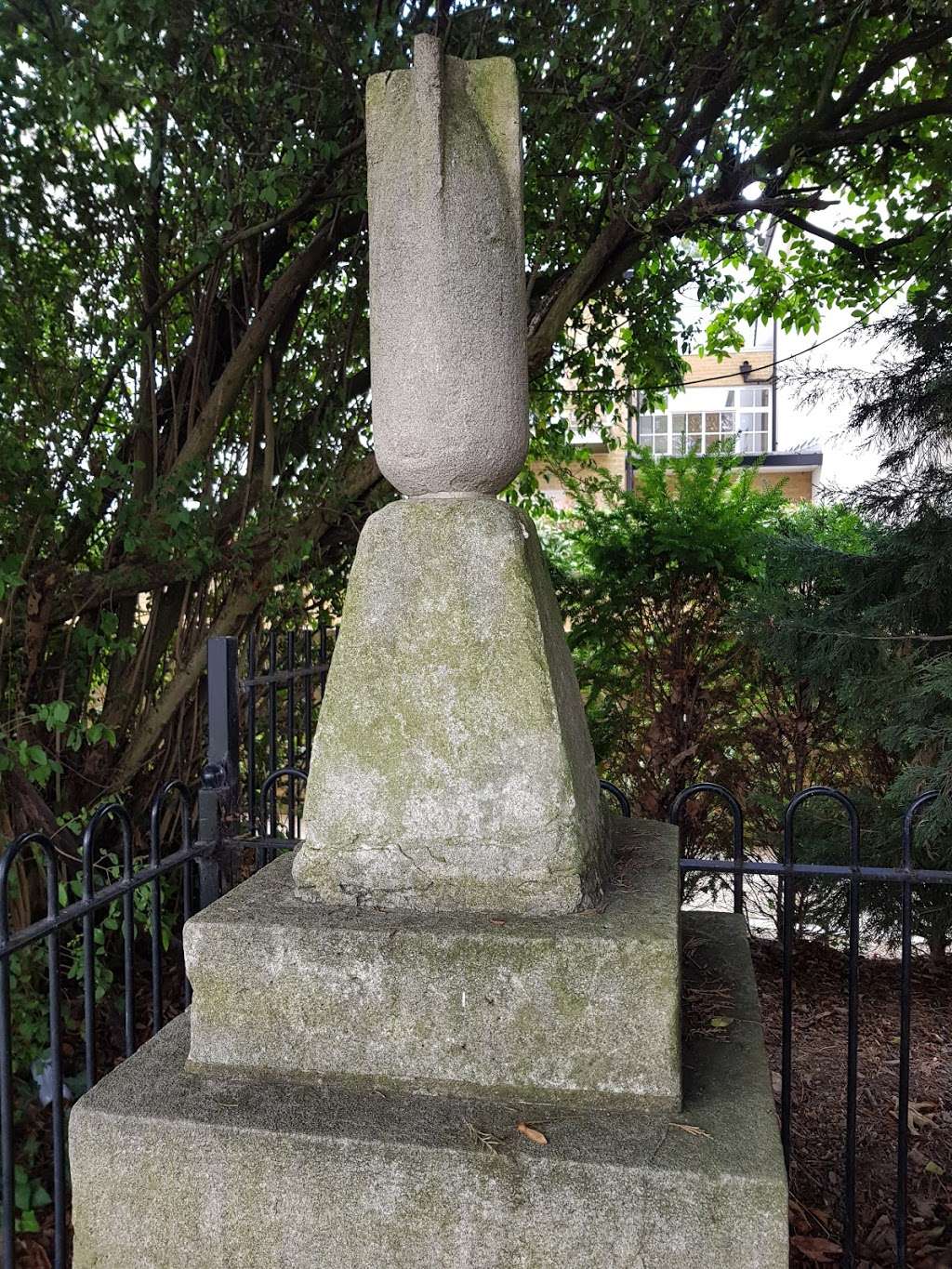 Sylvia Pankhurst Anti-Warfare Memorial | 583 High Rd, Woodford, Woodford Green IG8 0RD, UK